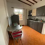 Habitacion Cerca De La Terminal Del Norte